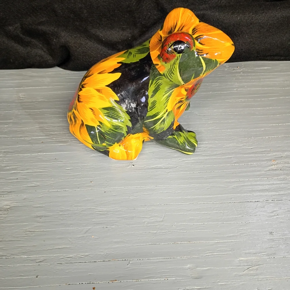 Colorful Frog Figurine - Picture 1 of 4